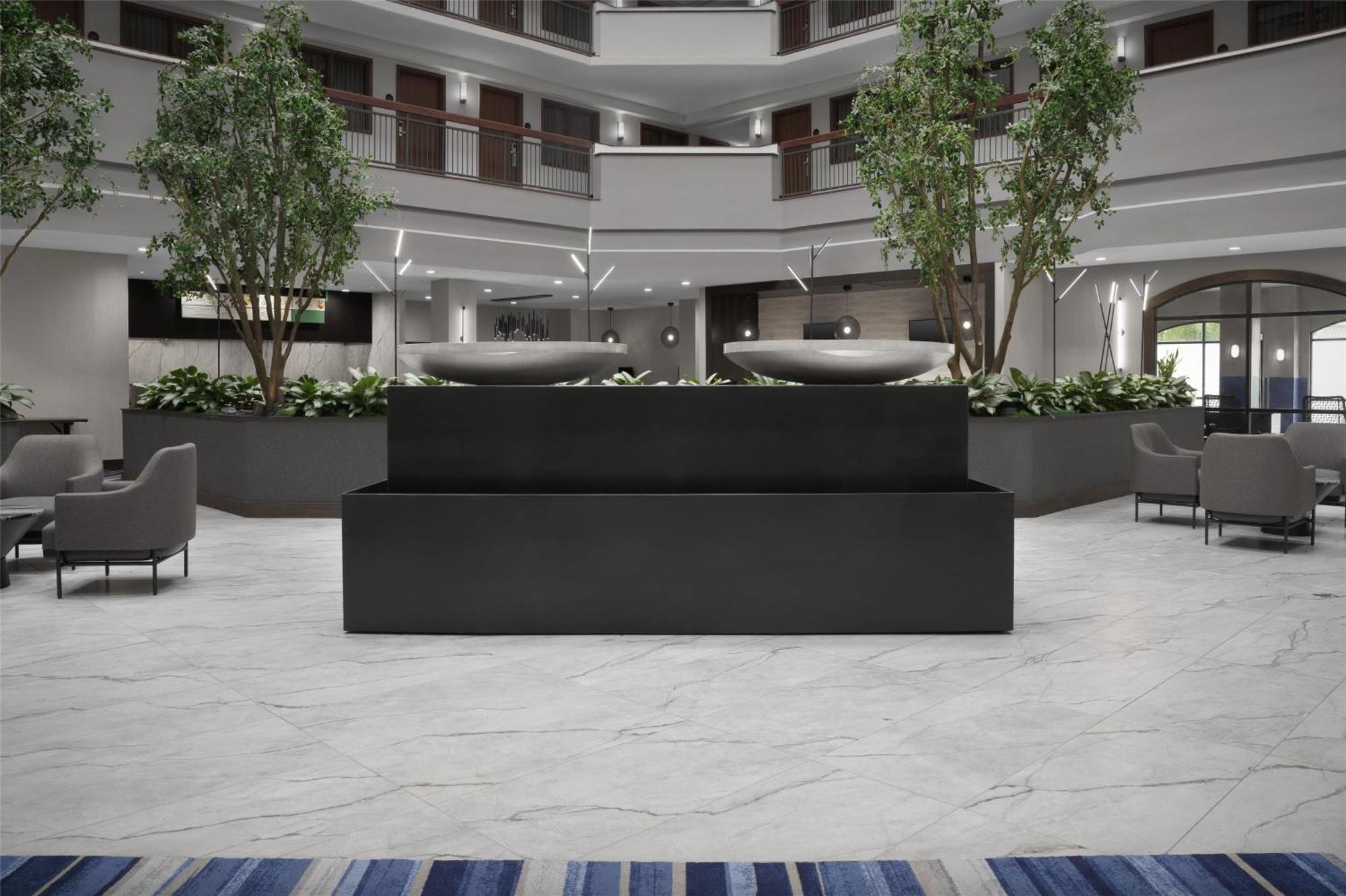 Embassy By Hilton Near The Galleria 4*